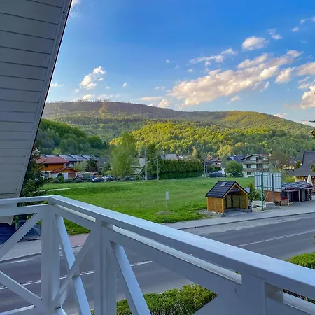 Bar-kawiarnia Basia Goscinne * 슈차이르크